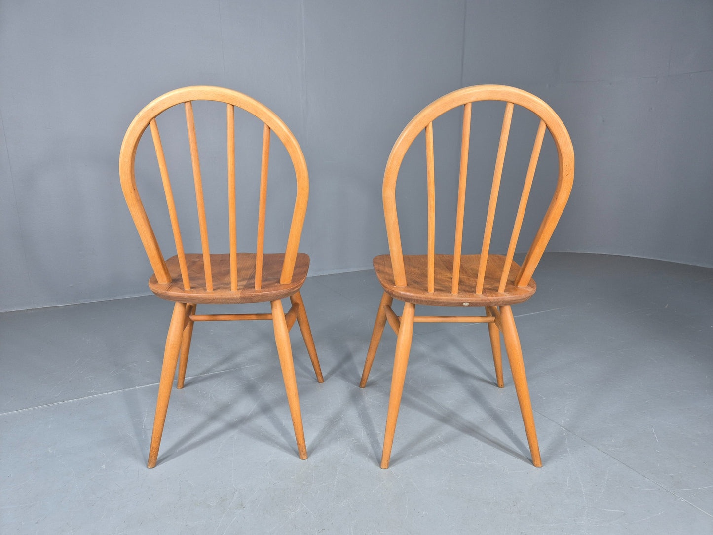 2 Ercol Windsor Chairs Elm and Beech 4 Stick Model 1960s Retro EB12269