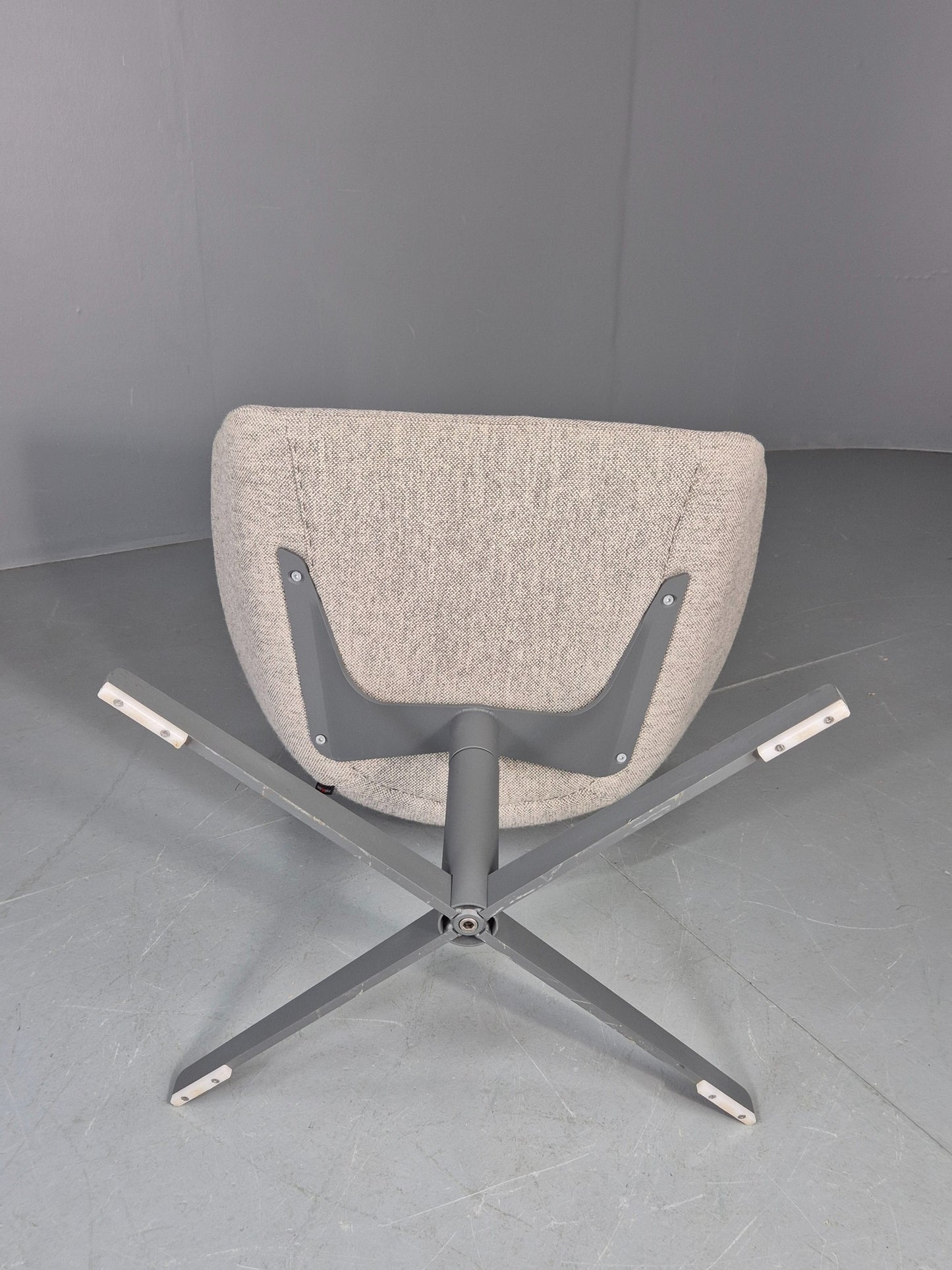Vintage Swivel Tub Chair Hitch Mylius Modern Design Retro Cream  EB12843