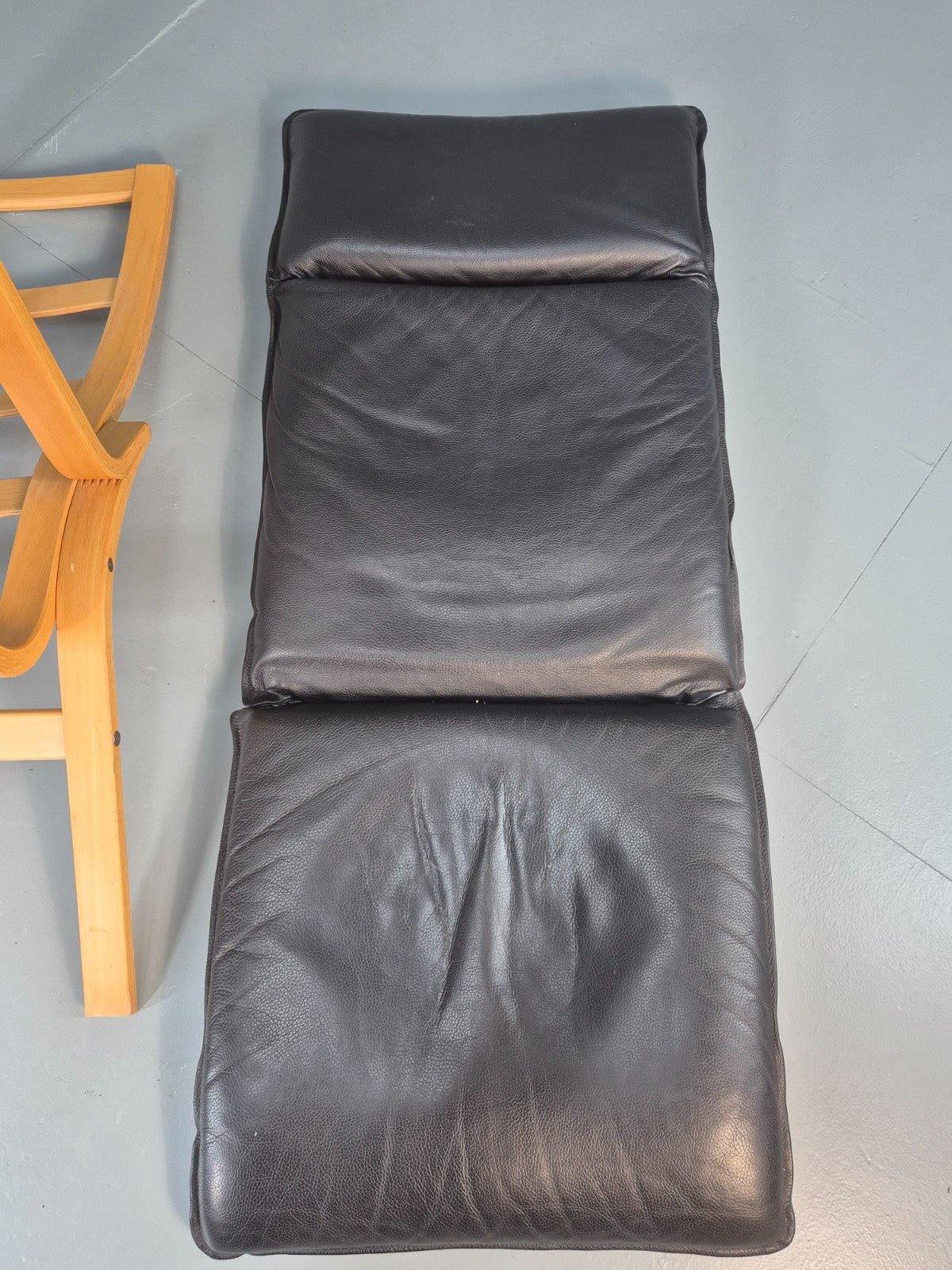 Vintage Danish Lounge Chair Leather and Bentwood 1980s Retro MCM EB13079