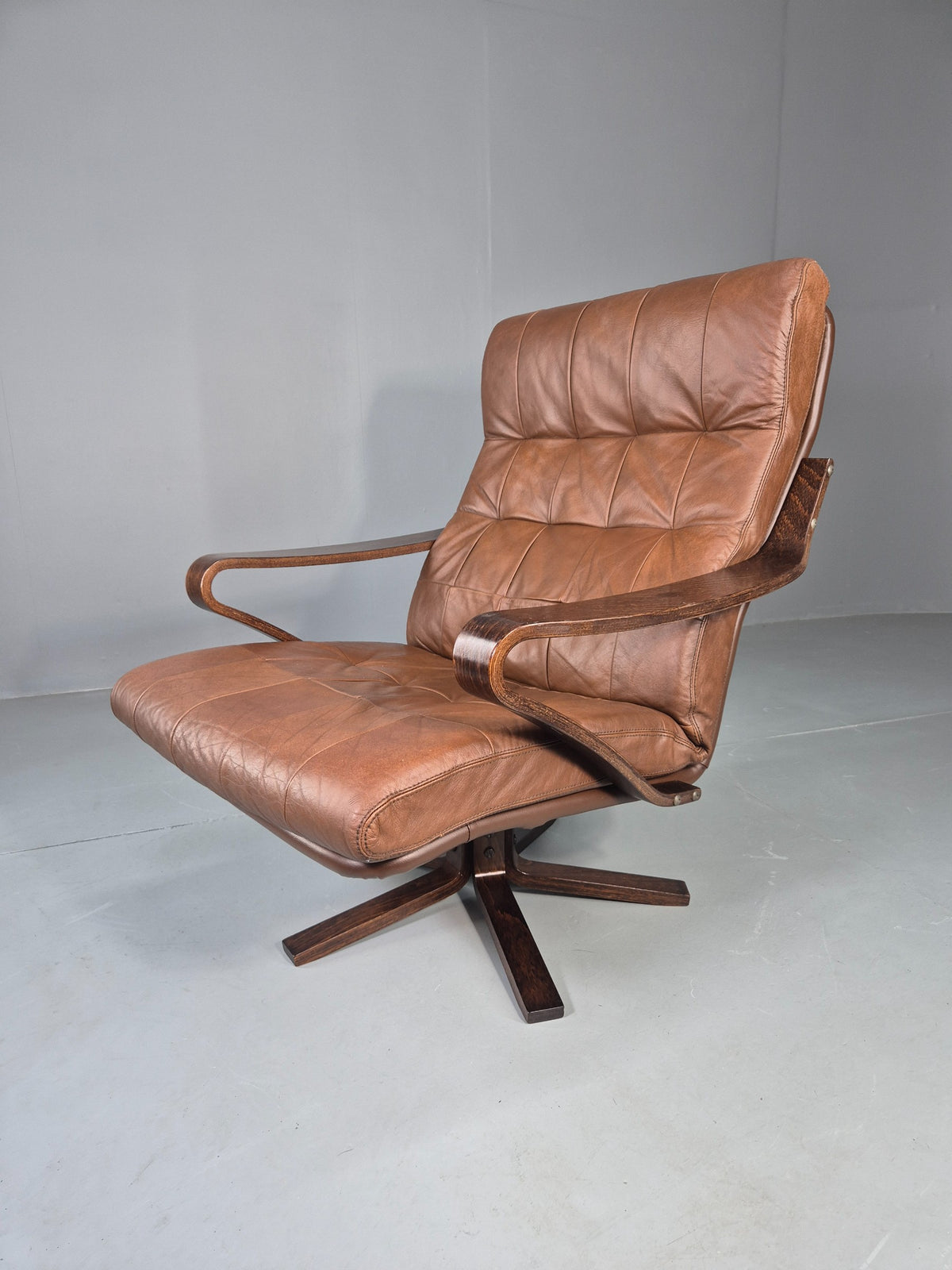 Vintage Danish Swivel Rock Lounge Chair Bentwood Frame Leather MCM Retro EB13090
