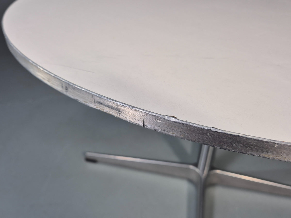 Vintage Fritz Hansen Circular Occasional Table Arne Jacobsen Design EB13004