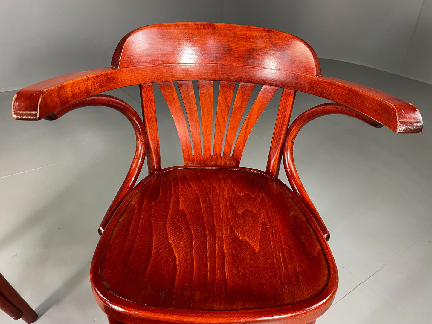 2 Thonet Style Bistro Chairs Mahogany Coloured Vintage EB06523