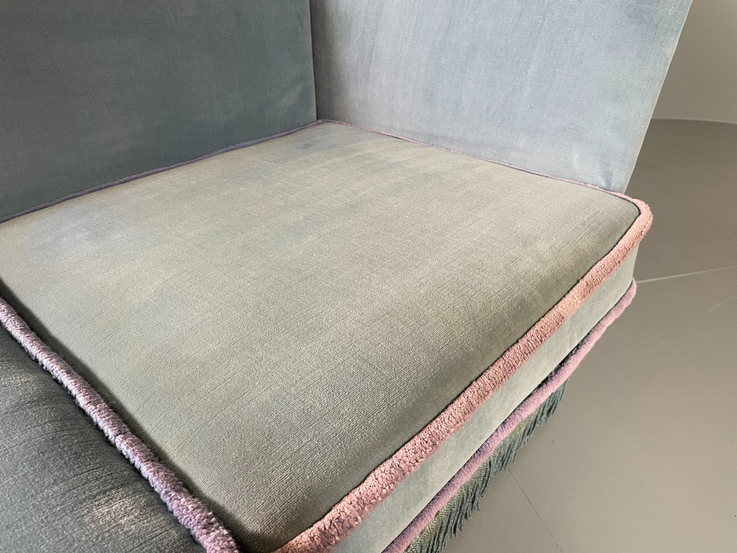Vintage 2 Seater Knole Sofa Danish Blue Velvet Velour 1950s Tassles Trim EB06007