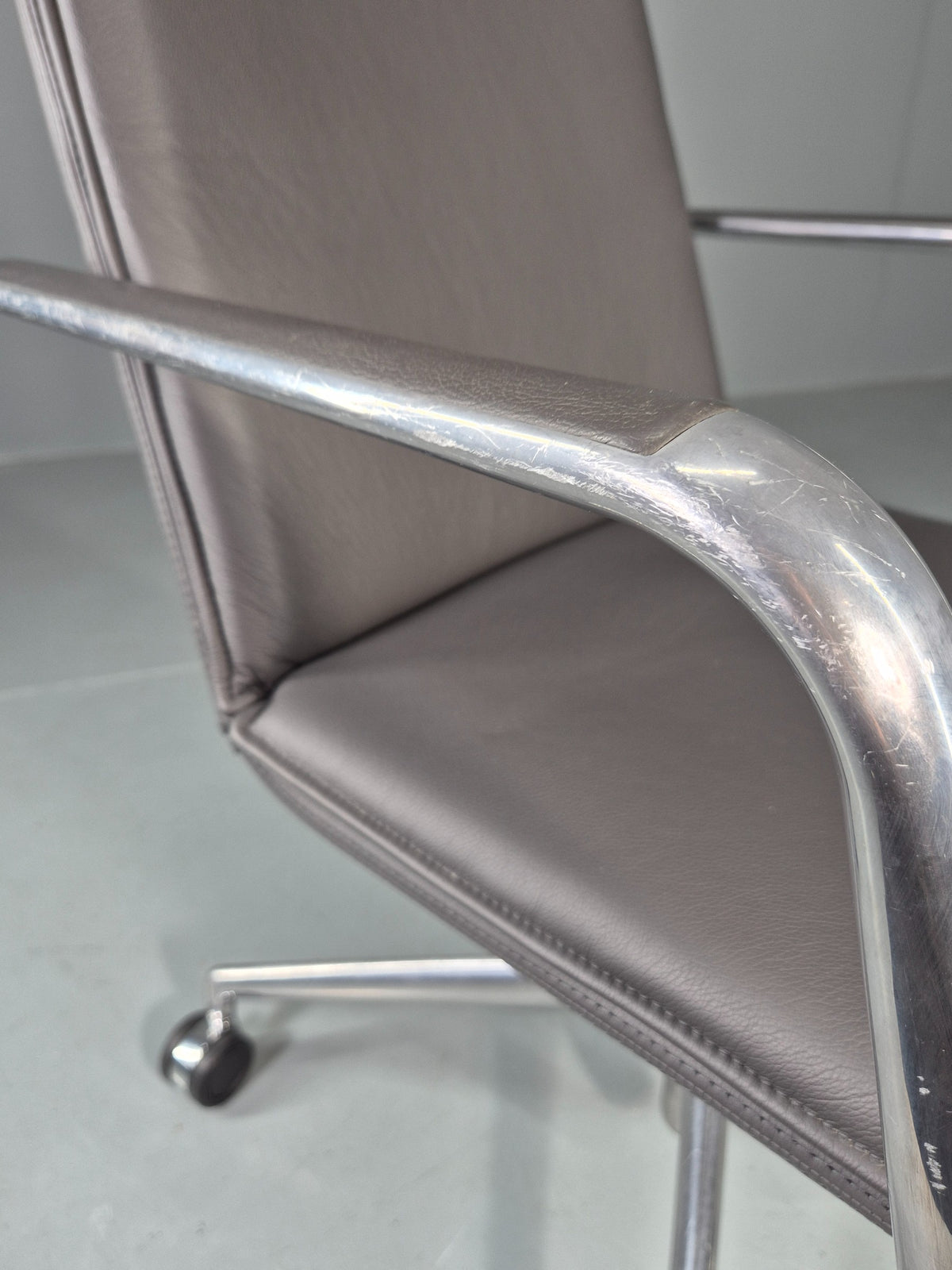 Modern Design Brunner Finasoft Conference Chair Grey Leather EB12997