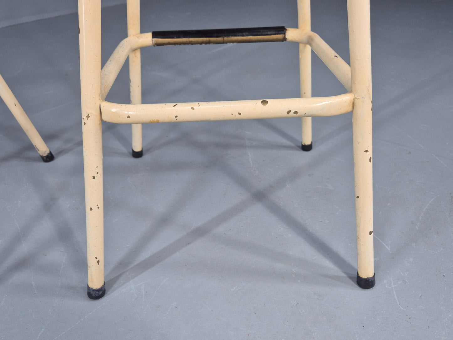 2 Vintage Bar Stools Cream metal frames with Vinyl Seats 1950s Retro EB12529