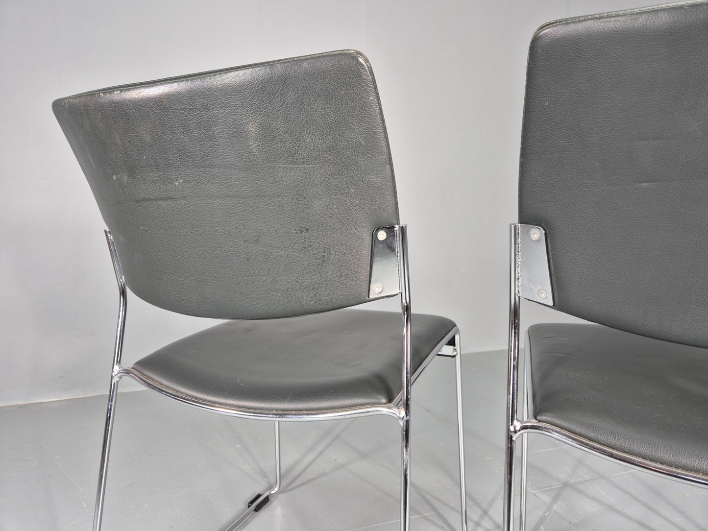 2 Stacking Chairs Modern Design Brunner Linos Leather Chrome EB11918 MSTA