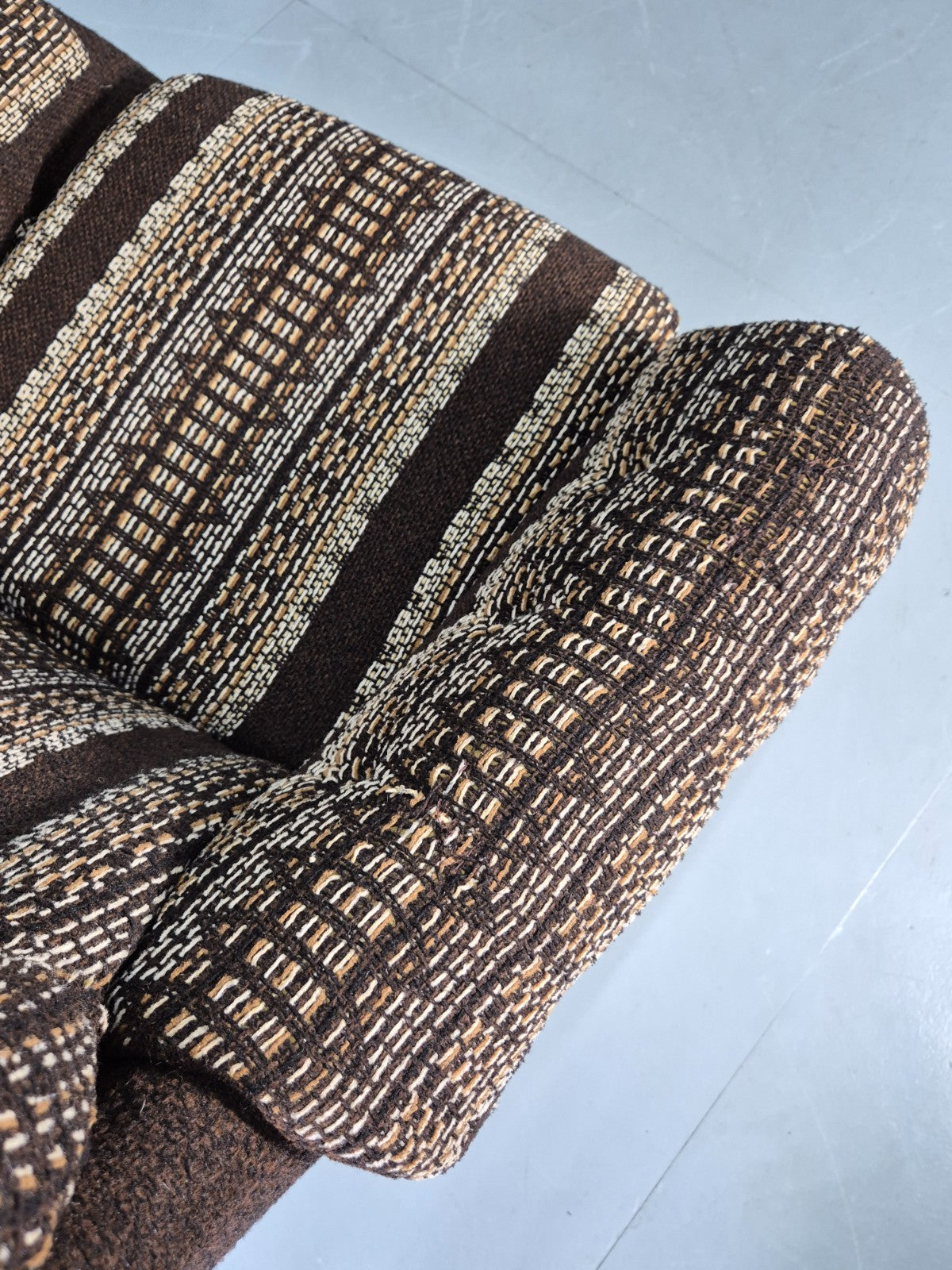 Vintage Egg Chair 1980s Retro Original Cloth Modern Design Brown Cream EB13066