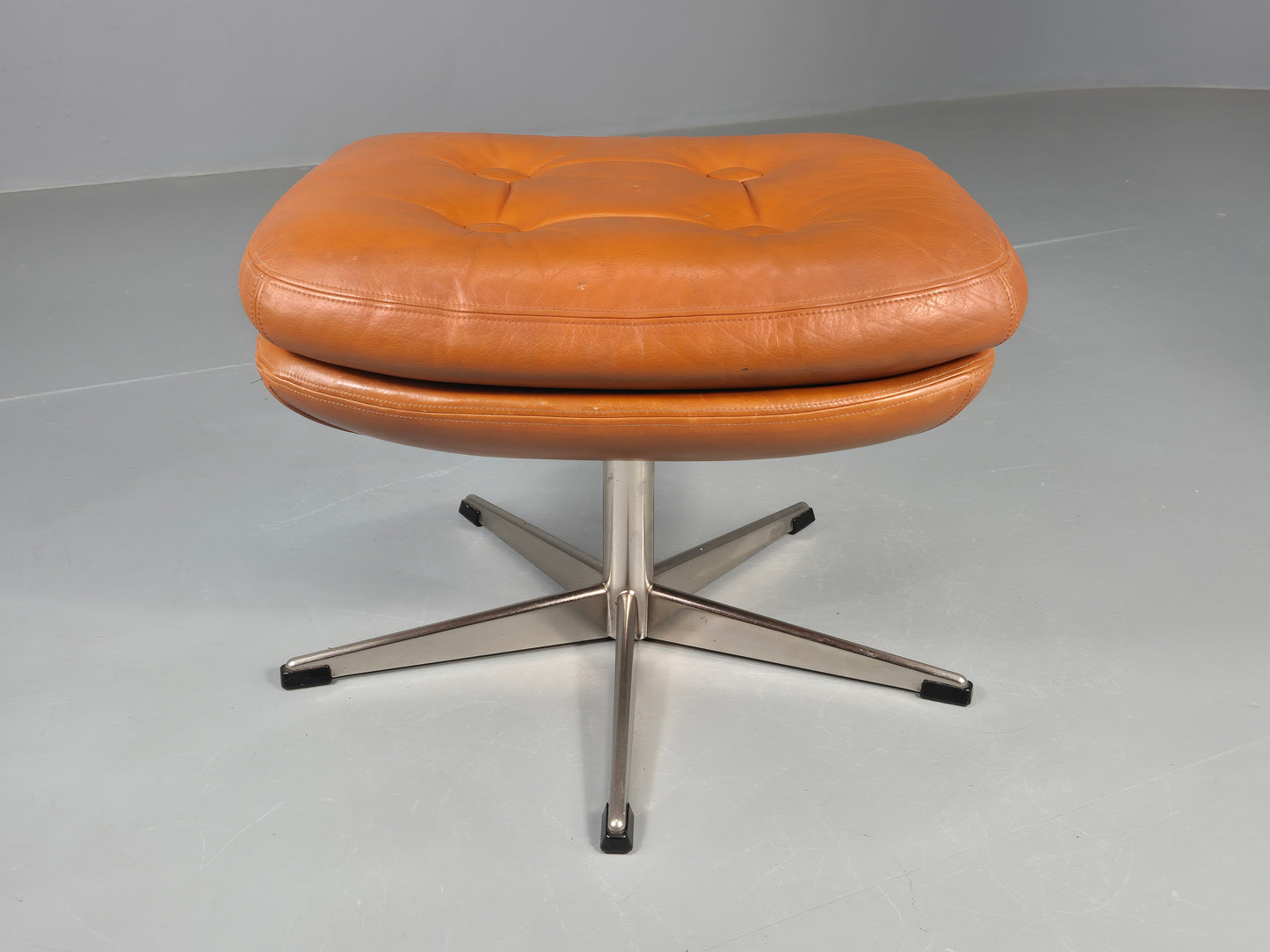 Vintage Danish Mid Century Footstool Tan Leather Swivel Base Retro 1960s EB12151