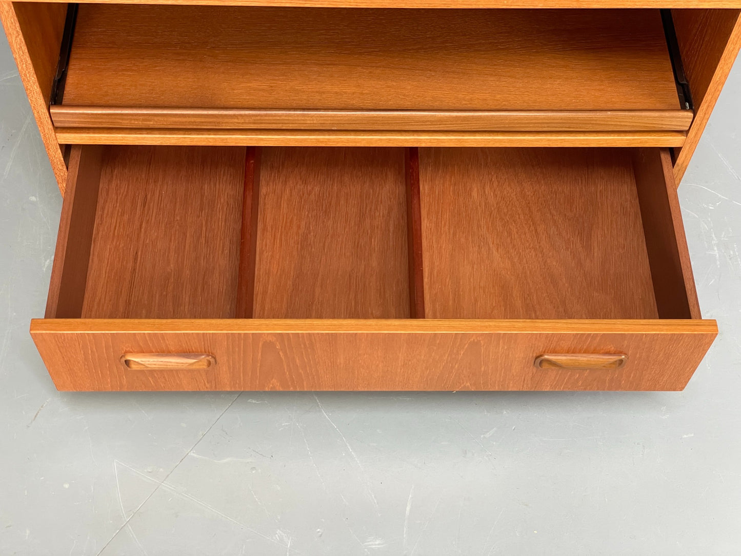 Vintage Teak Media Unit G Plan 1970s Sliding Shelf TV Unit EB12069