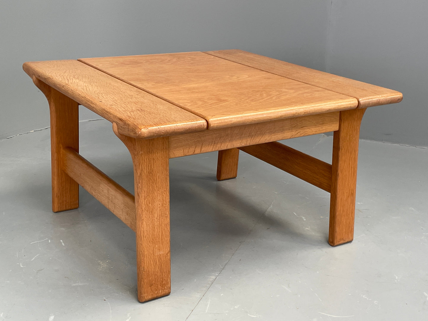 Vintage Oak Coffee Table Retro Danish Design Solid Oak Chunky EB12359