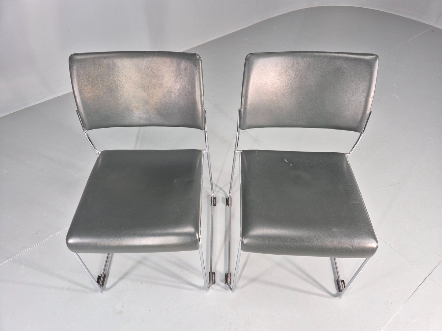 2 Stacking Chairs Modern Design Brunner Linos Leather Chrome EB11918 MSTA
