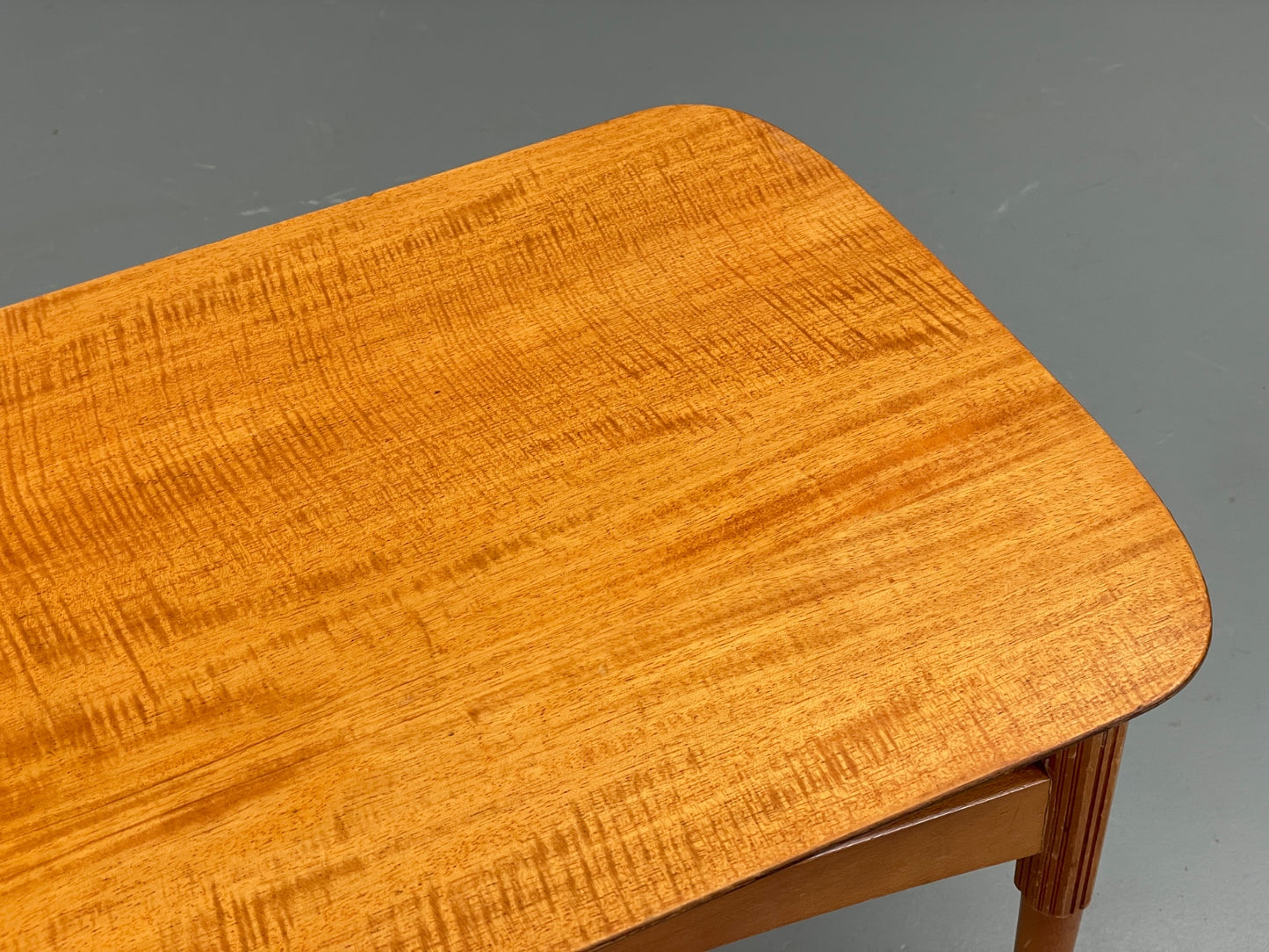 Vintage 1940s Coffee Table Swedish Flamed Mahogany Carved Legs EB11965