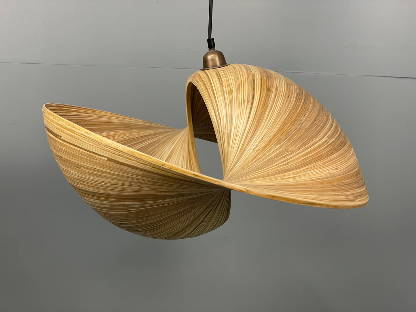 Verza Bamboo Pendant Lamp Freeform Shape Sustainable Handcrafted