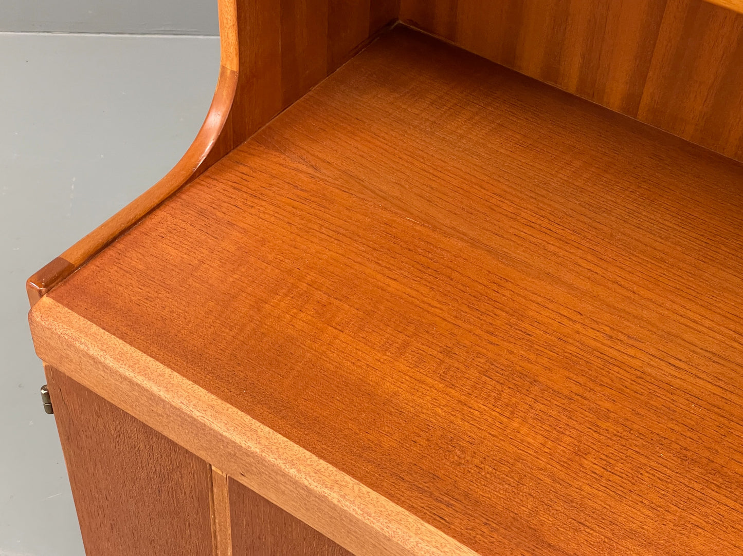 Vintage Teak Wall Unit Jentique 1970s Retro Shelving Glazed EB11971