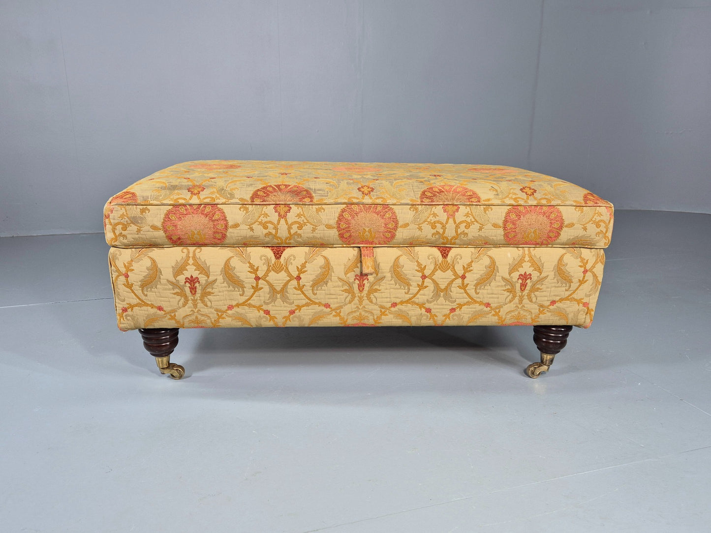 Vintage Antique Style Footstool Ottoman Classical Style Modern  EB12476