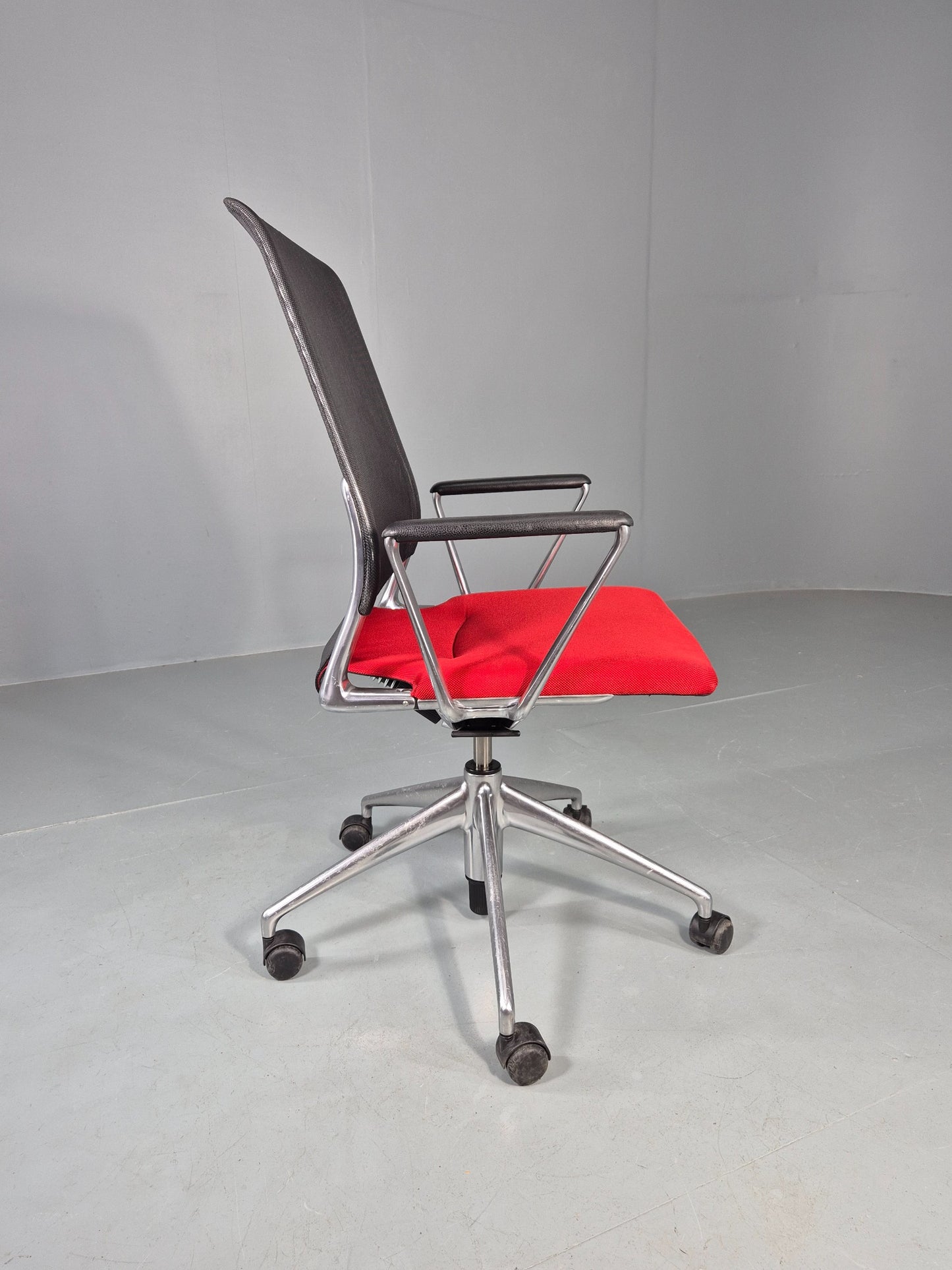Vintage Vitra Media Office Chair Red and Black EB12256
