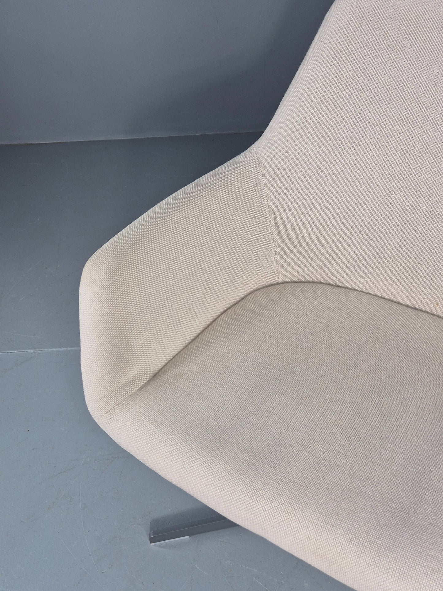 Vintage Swivel Tub Chair Hitch Mylius Modern Design Retro Cream EB12850