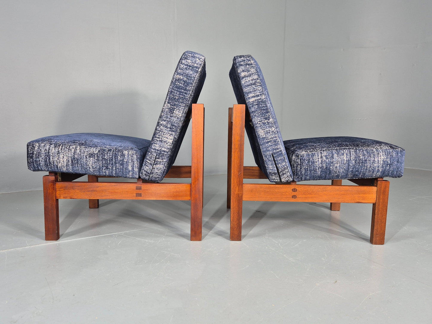 2 Vintage Lounge Chairs 1960s Mid Century Design Teak Frame Guy Rogers EB11848