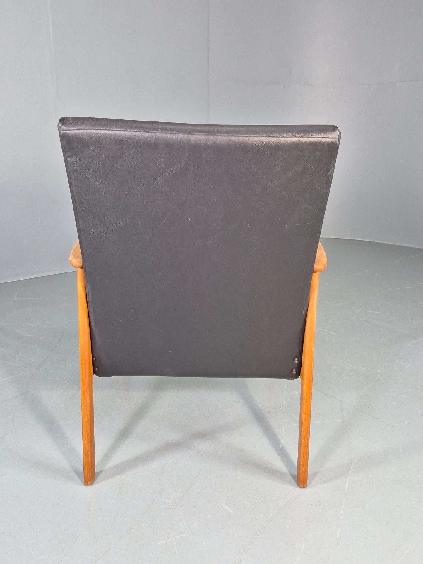 Vintage Teak Mid Century Lounge Chair 1960s Retro Black Vinyl  EB12690