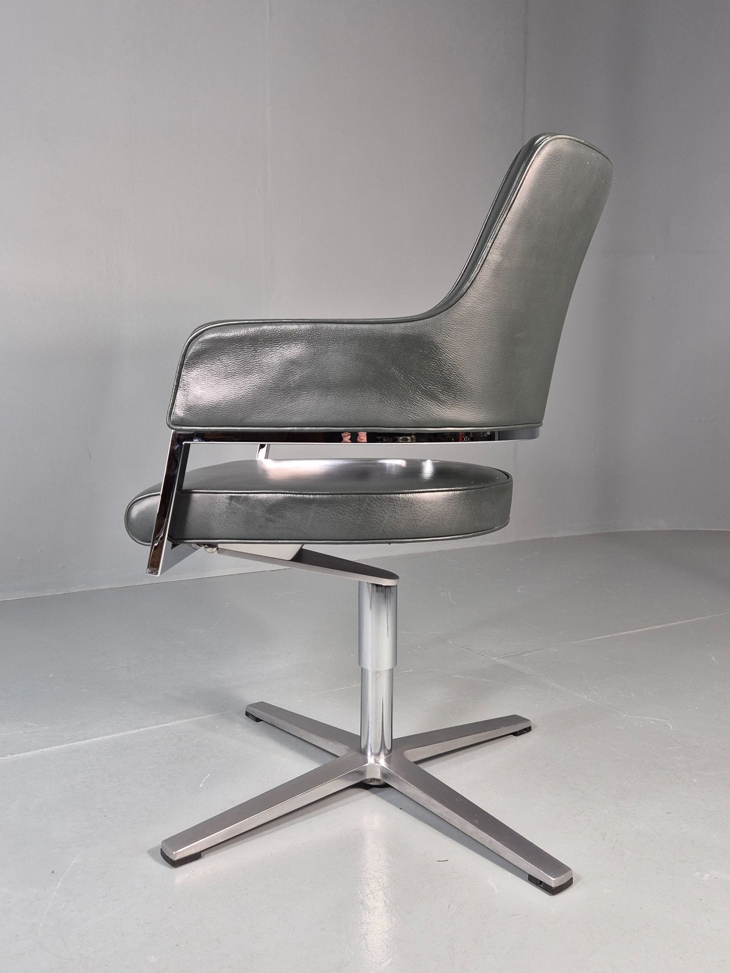 Vintage Brunner Tempus Executive Office Chair Modern Design Quality EB11721
