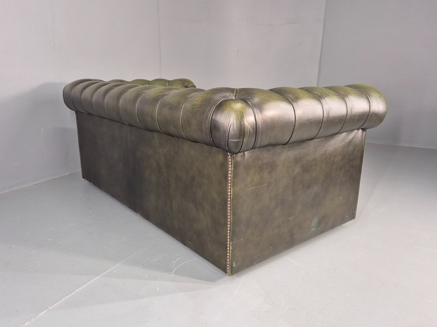 Vintage 2 Seater Sofa Green Chesterfield New Cushions Classic  EB11937