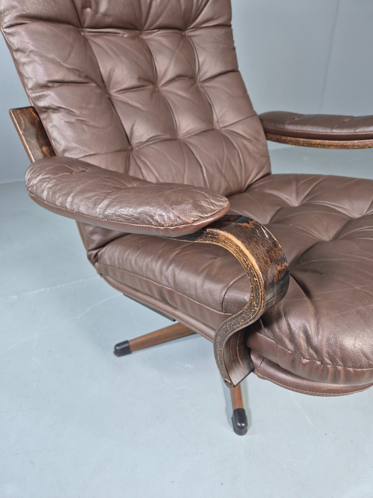 Vintage Danish Leather Swivel Based Lounge Chair 80s Retro Mid Century EB13086