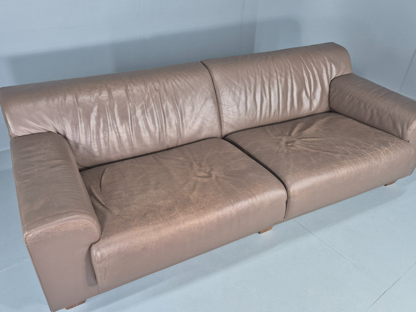 Vintage 3 seater sofa Leather Upholstery Modern Design EB12478