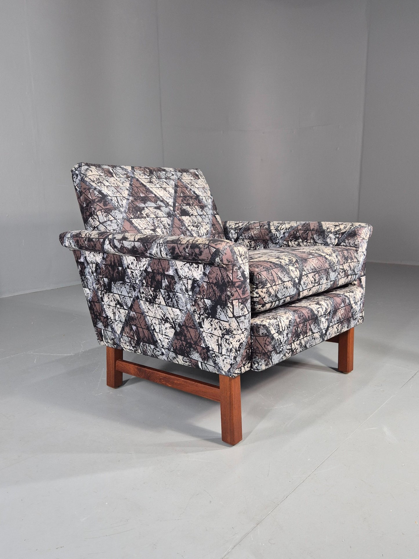 Vintage Midcentury Modern lounge Chair Swedish Design Abstract Pattern EB11100