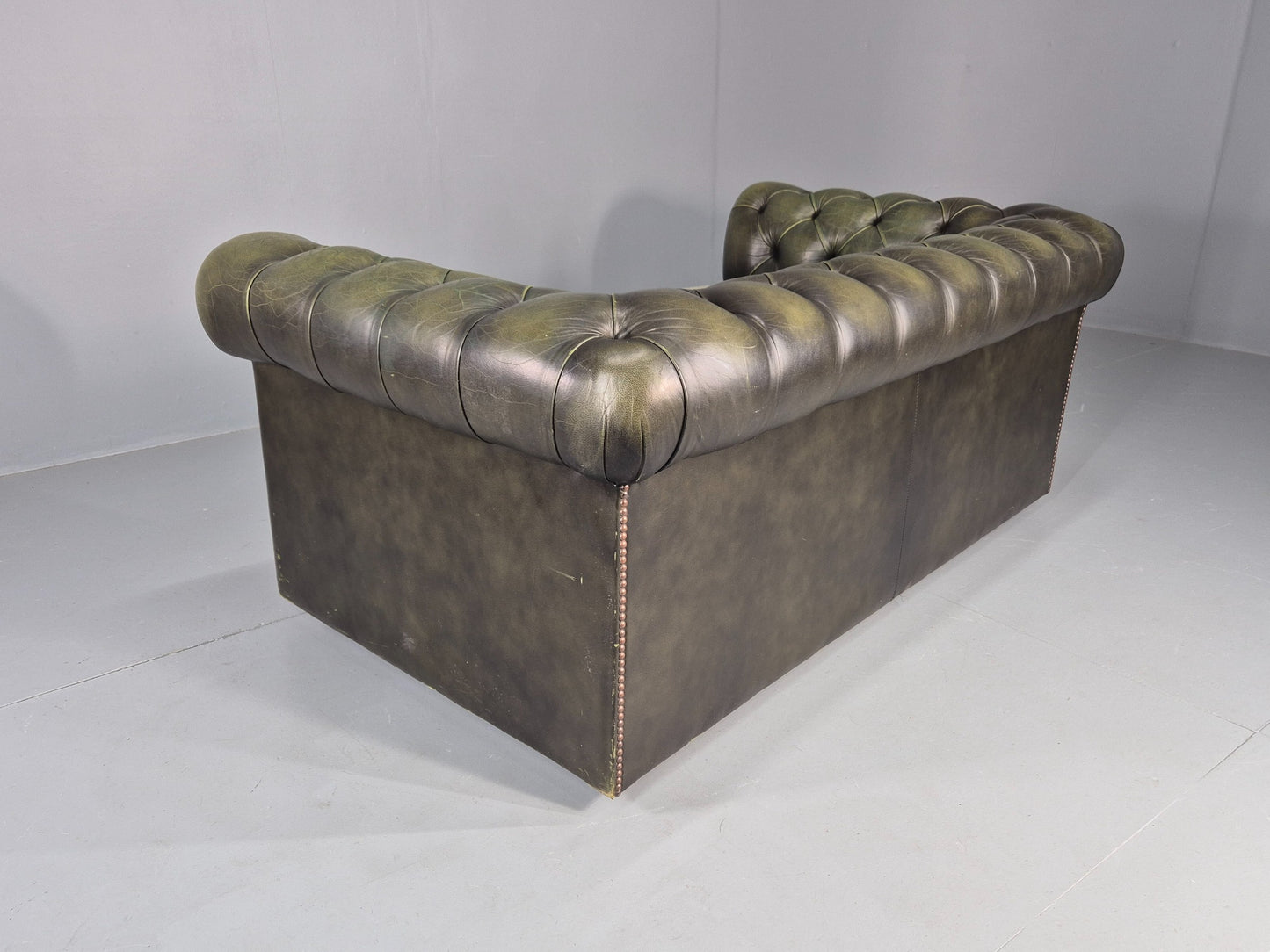 Vintage 2 Seater Sofa Green Chesterfield New Cushions Classic  EB11937