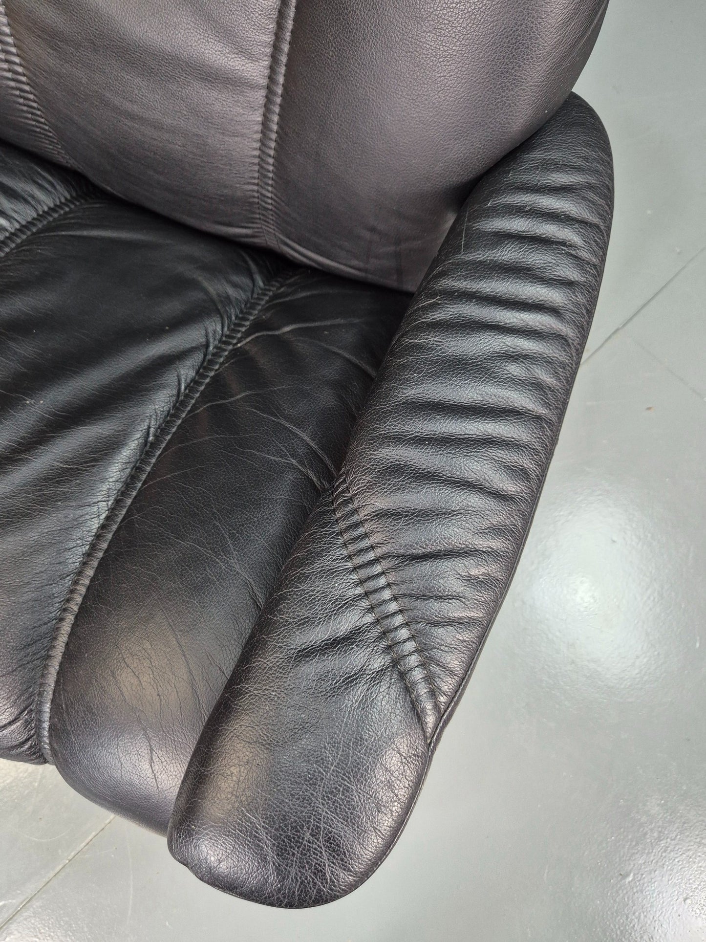Vintage Stressless Ekornes Swivel and Recline Chair Black Leather Blonde EB07415