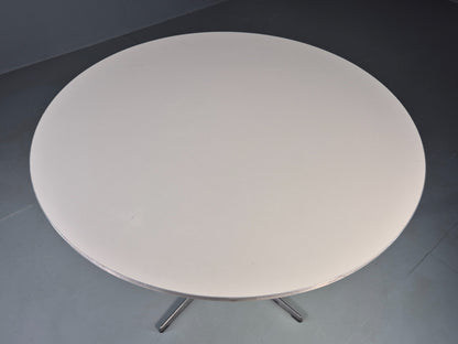 Vintage Fritz Hansen Circular Side Table Arne Jacobsen Design EB13005