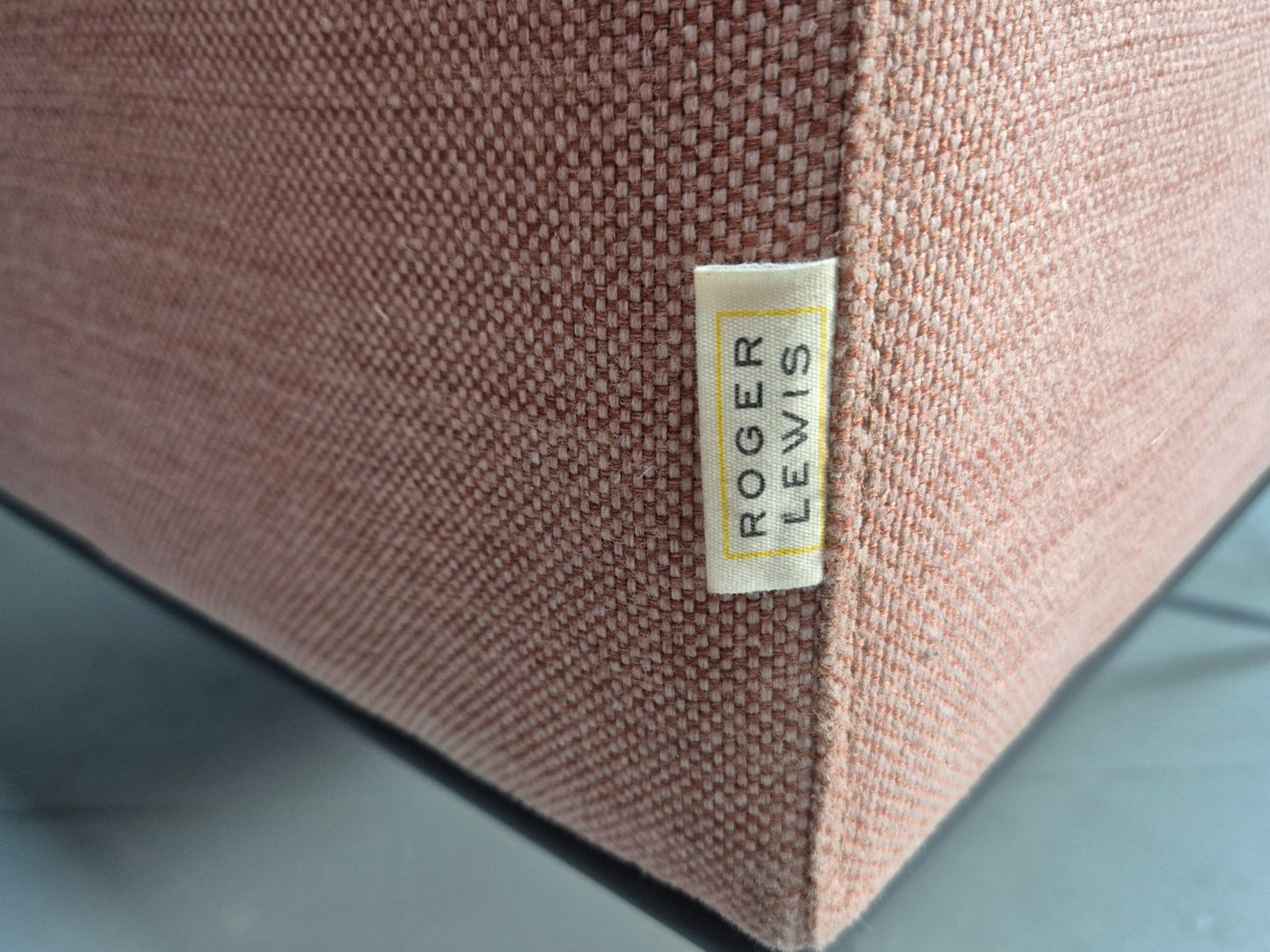 2 Roger Lewis Modern Design Armchairs Pink Wool Upholstery EB9952 MNOR