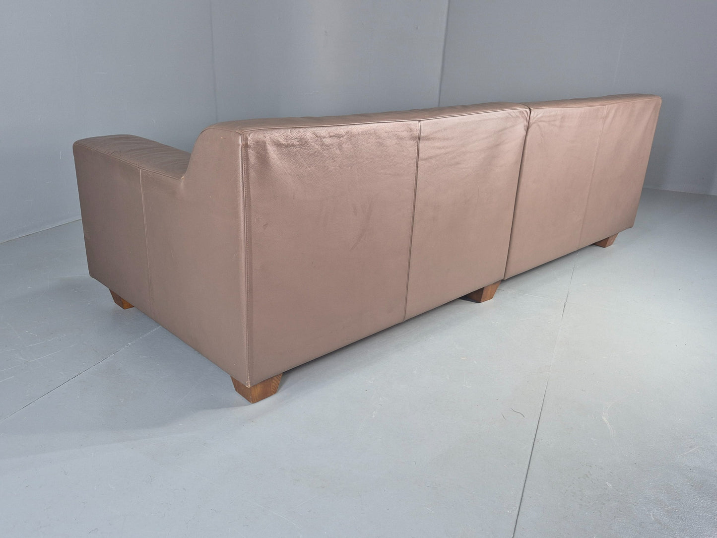 Vintage 3 seater sofa Leather Upholstery Modern Design EB12478