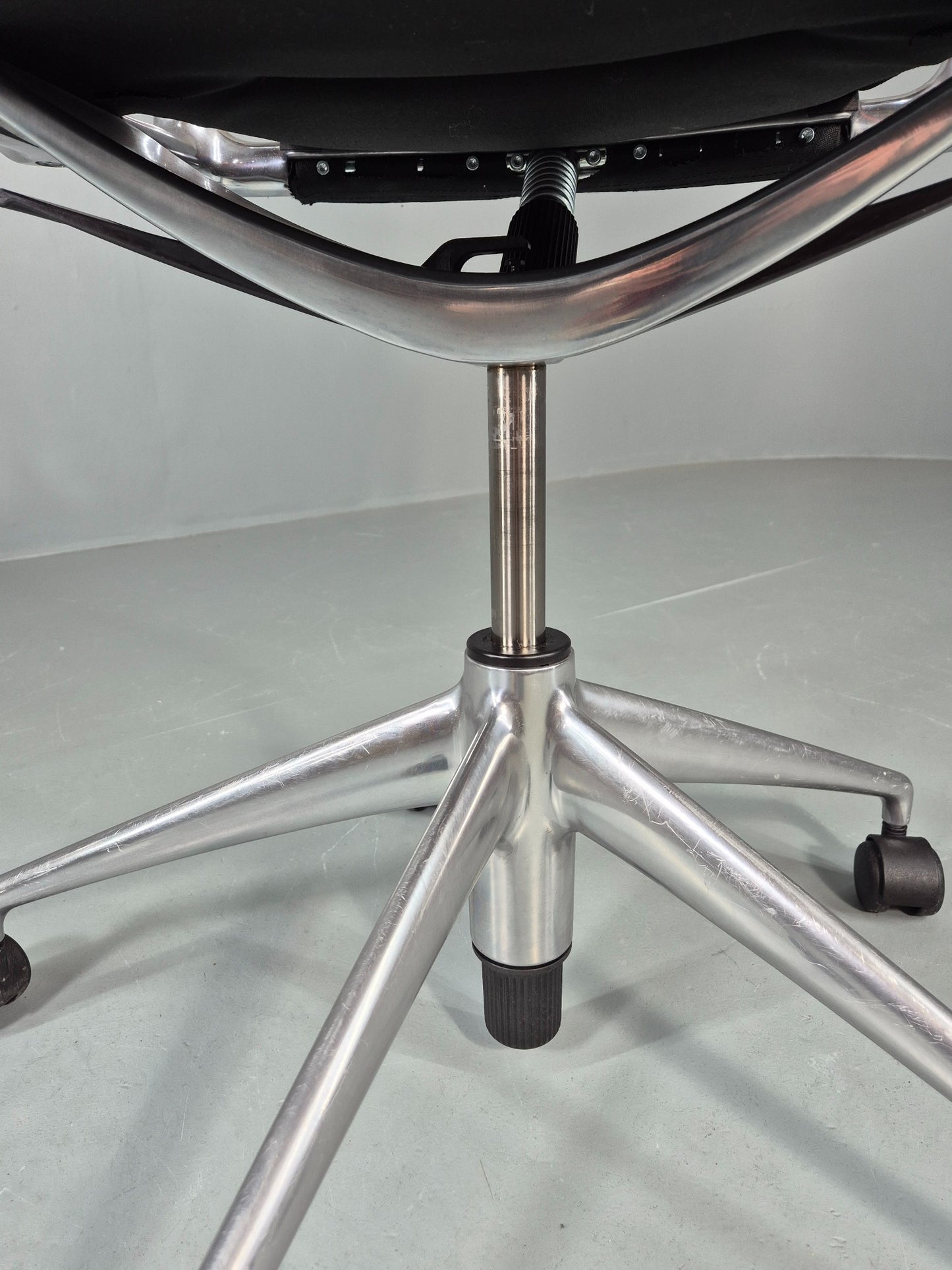 Vintage Vitra Media Office Chair Red and Black EB12244