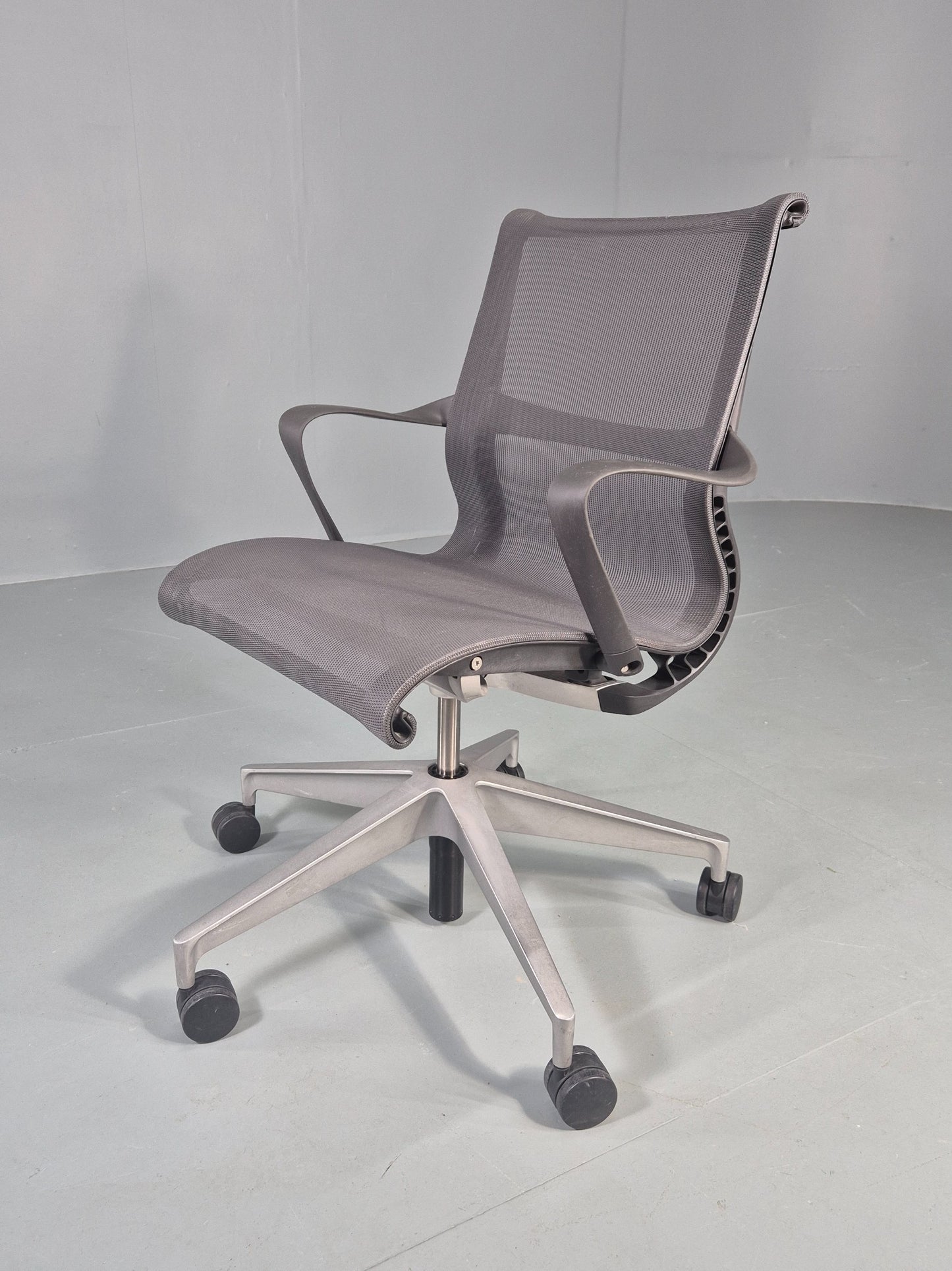 Herman Miller Setu Office Chair Modern design Quality Comfortable EB12572