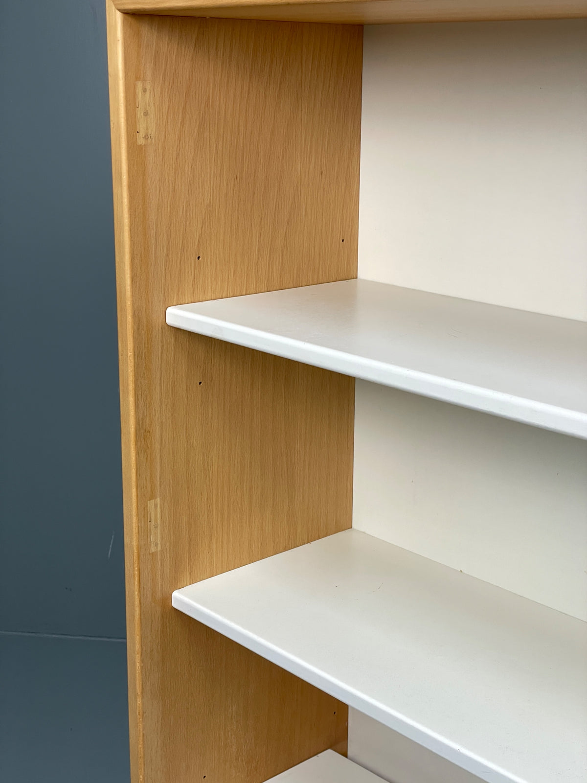Vintage 1980s Beech Bookcase White Vinyl Base Adjustable Shelving Retro EB13170