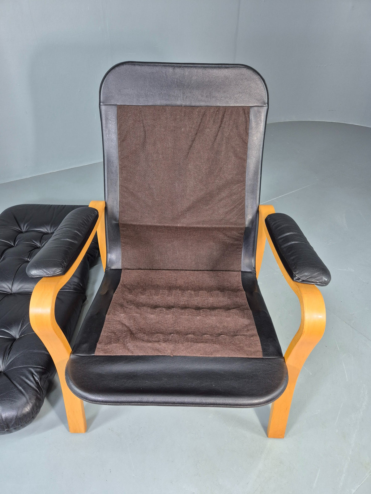 Vintage Danish Leather and Vinyl Lounge Chair Bent Wood Frame 80s Retro EB13076