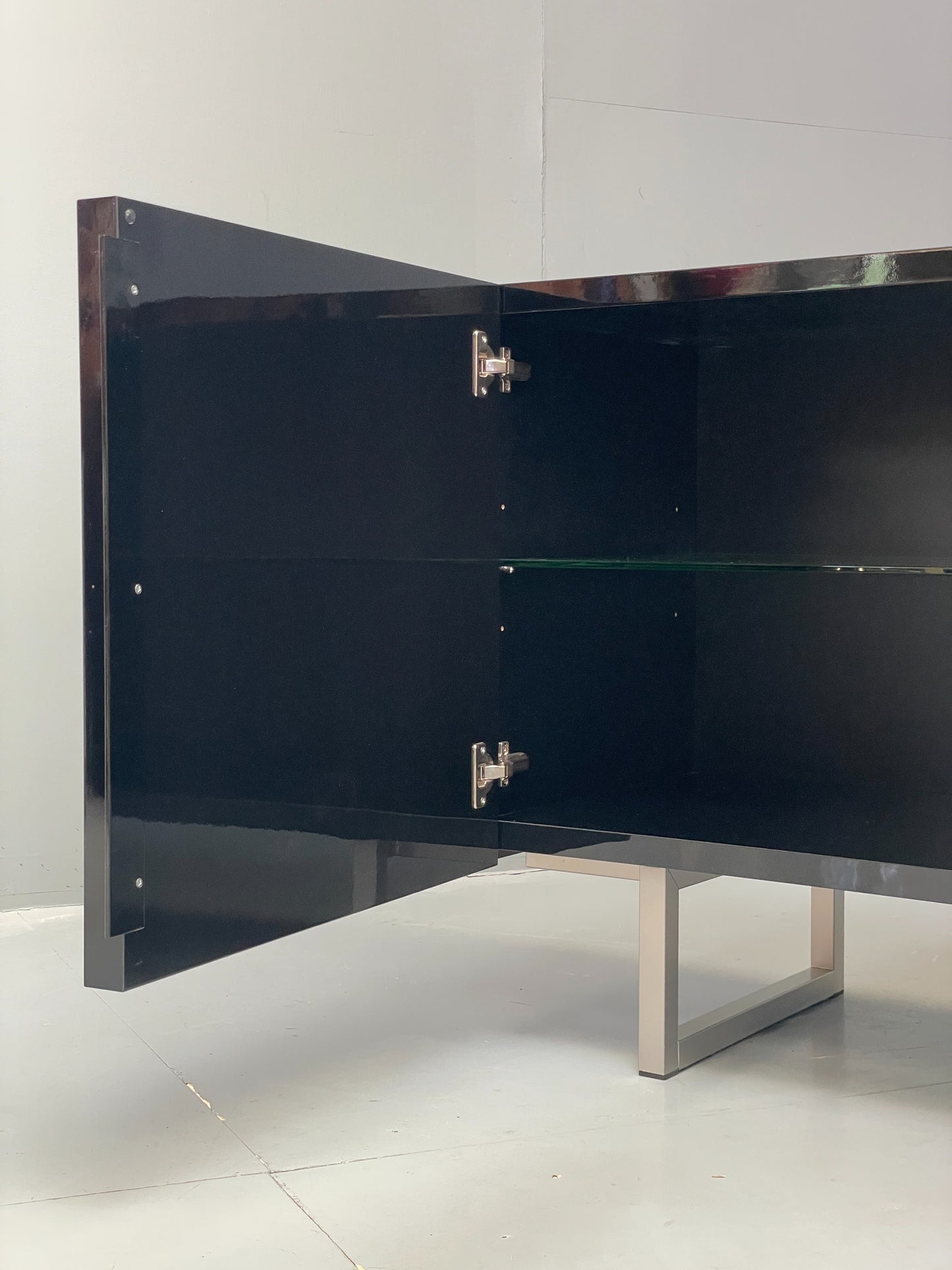 Calligaris Black 'Seattle' Sideboard Modern Italian Lacquered Drawers EB12498