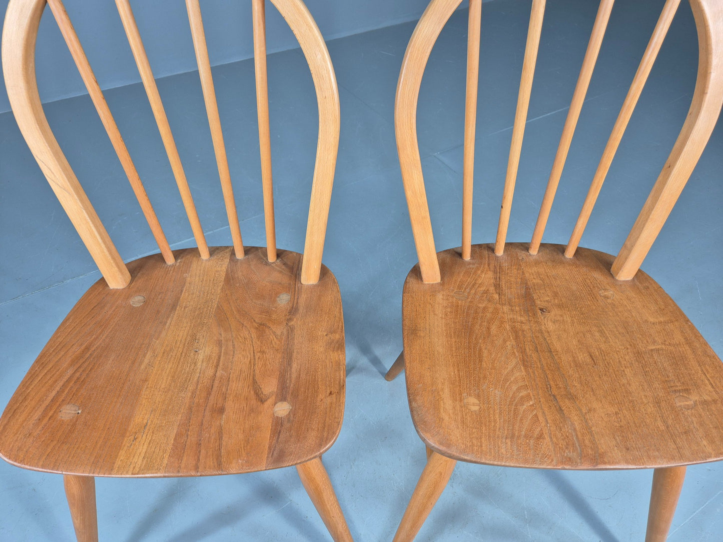 2 Ercol Windsor Chairs Elm and Beech 4 Stick Model 1960s Retro EB12269