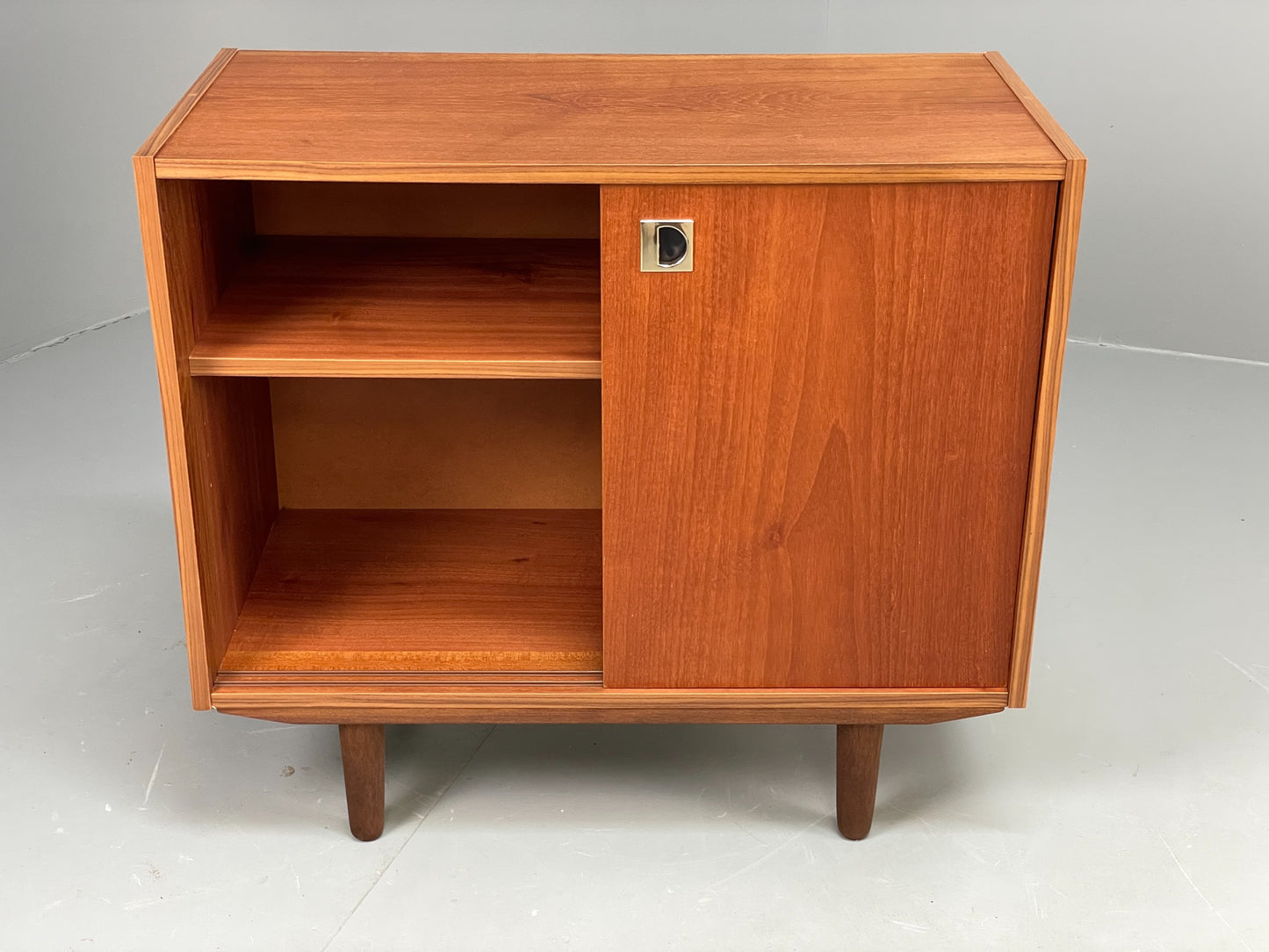 Vintage 1970s Teak Cabinet Sliding Doors Retro Handles Shelving EB11503