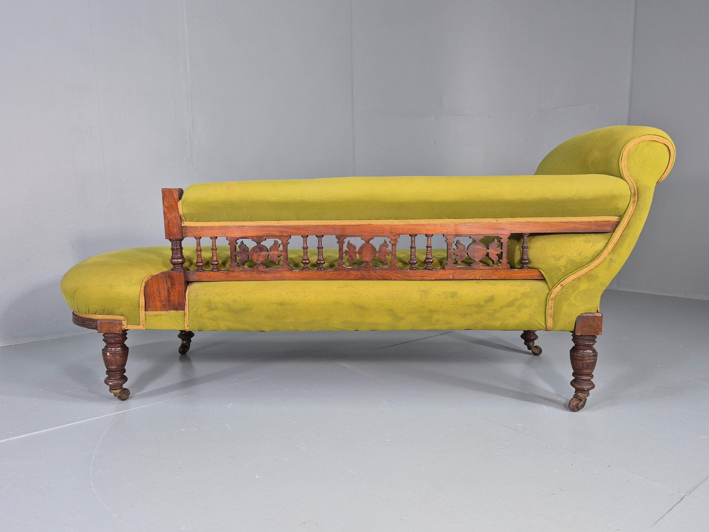 Edwardian Antique Chaise Lounge Green Velvet Velour Oak Frame  EB12458