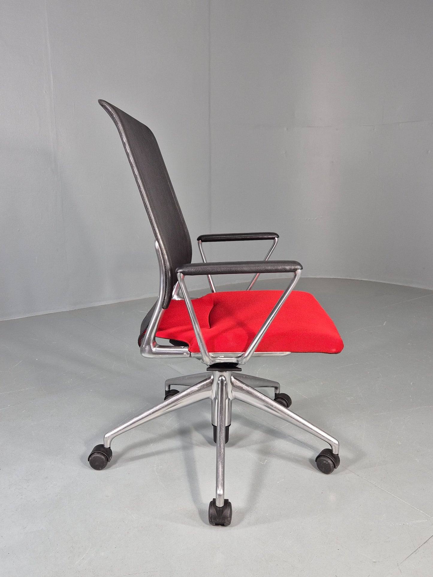 Vintage Vitra Media Office Chair Red and Black EB12246