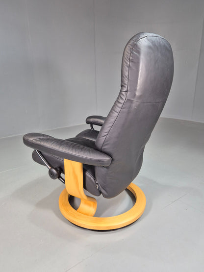 Vintage Stressless Ekornes Swivel and Recline Chair Black Leather Blonde EB07415