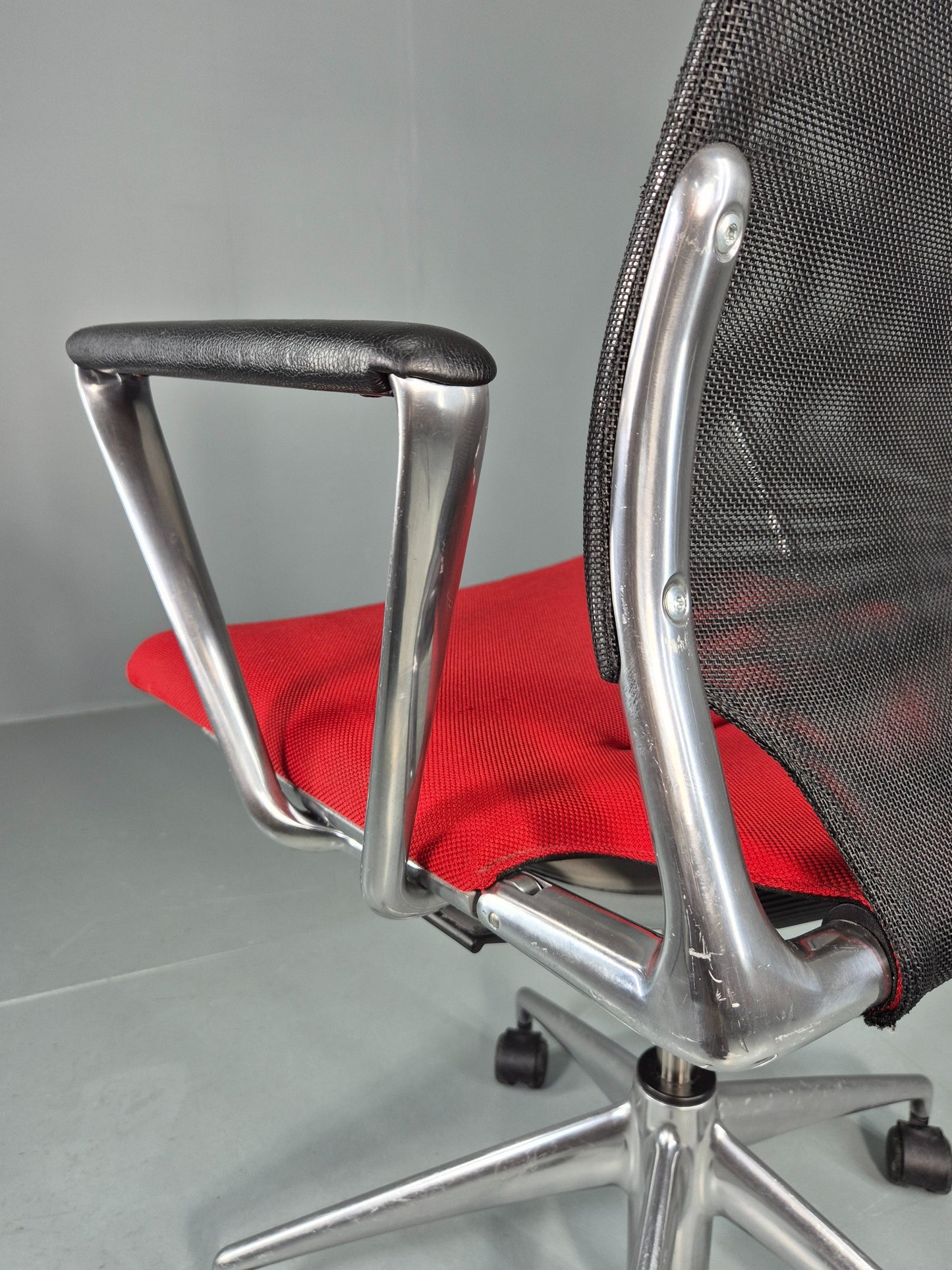 Vintage Vitra Media Office Chair Red and Black EB12256
