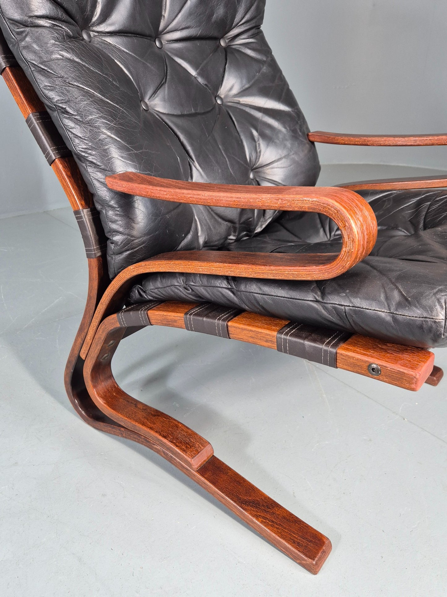 Vintage Mid Century Lounge Chair Black leather Skyline Model 1970s Retro EB12126