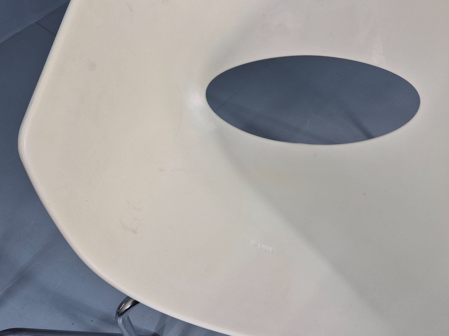 3 Vintage Orbit Chairs Moulded Plastic and Chrome Modern Design EB12131