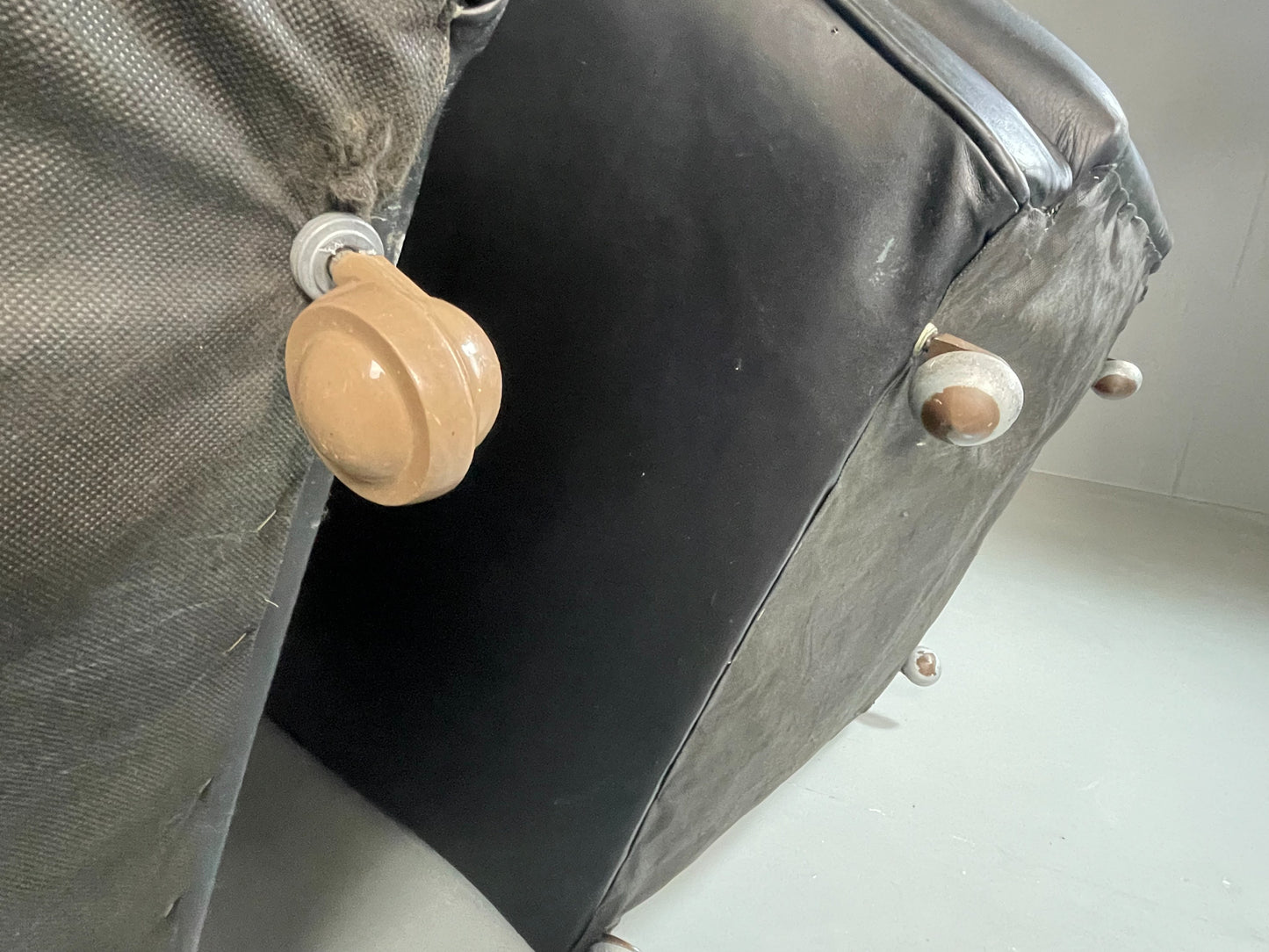 2 Vintage Mid Century Club Chairs Black Leather 1960s Retro EB04799