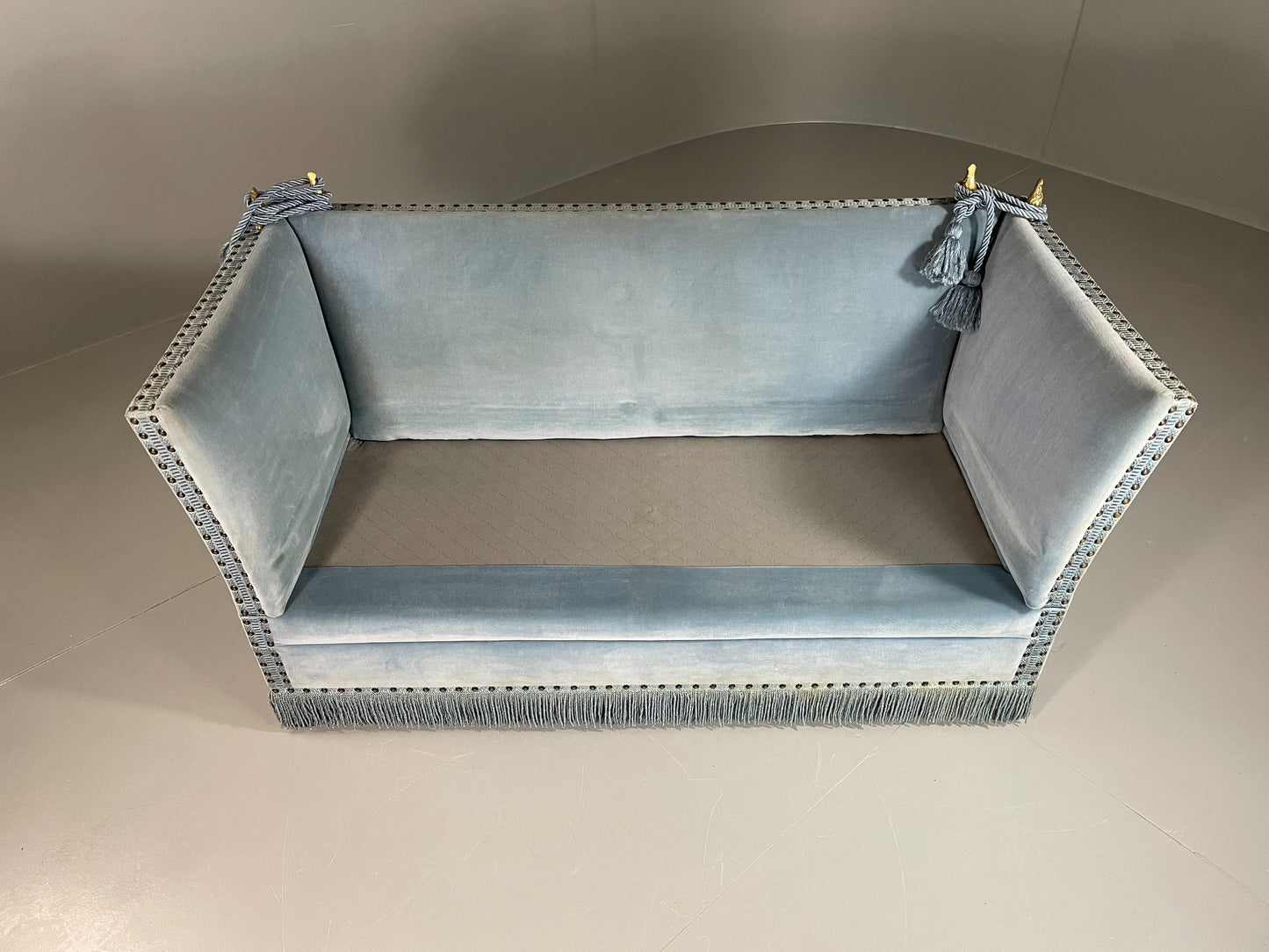 Vintage 2 Seater Knole Sofa Danish Blue Velvet Velour 1950s Tassles Trim EB06007
