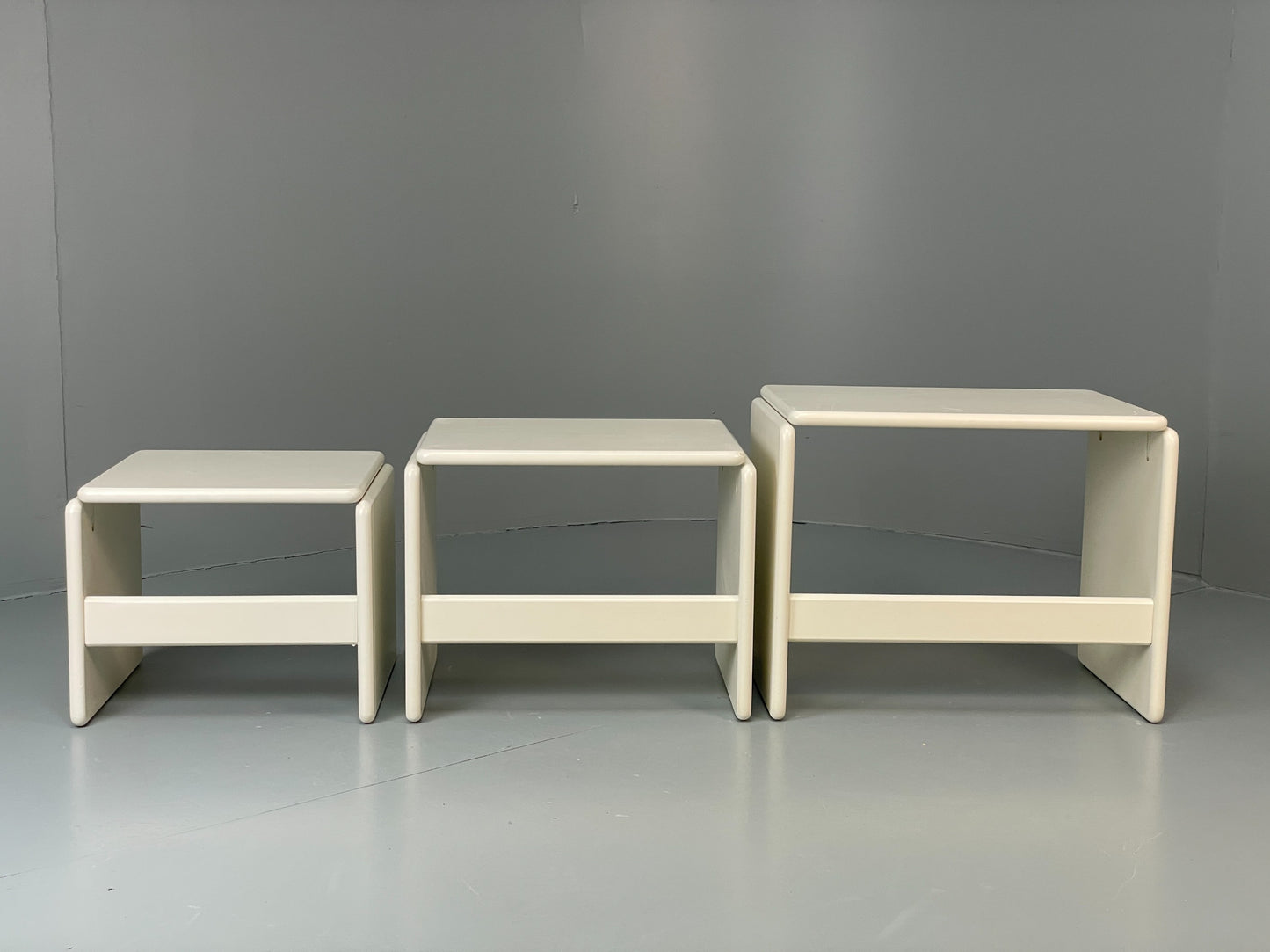 Vintage Nesting Tables White Retro Italian Side Tables 3 Curved EB12617