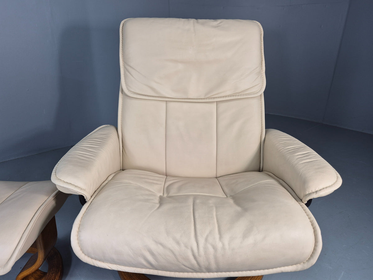 Vintage Stressless Chair and Stool Cream Leather Ekornes Original 1990s EB13078